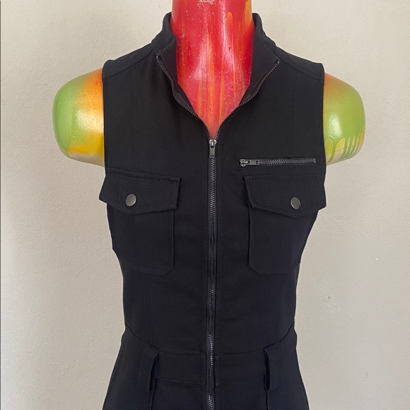 Guess Black Sleeveless Romper with Front Zip - Picture 4 of 16